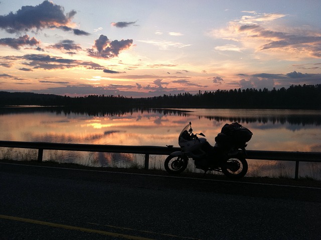 motorcycle-370333_640.jpg