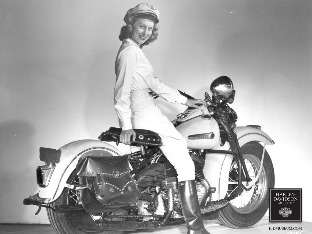 pin-up-girl-girls-and-motorcycles-139760.jpg