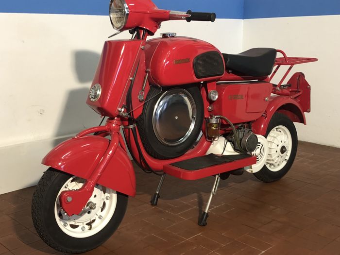 lambretta 125 milano taranto replica.jpg