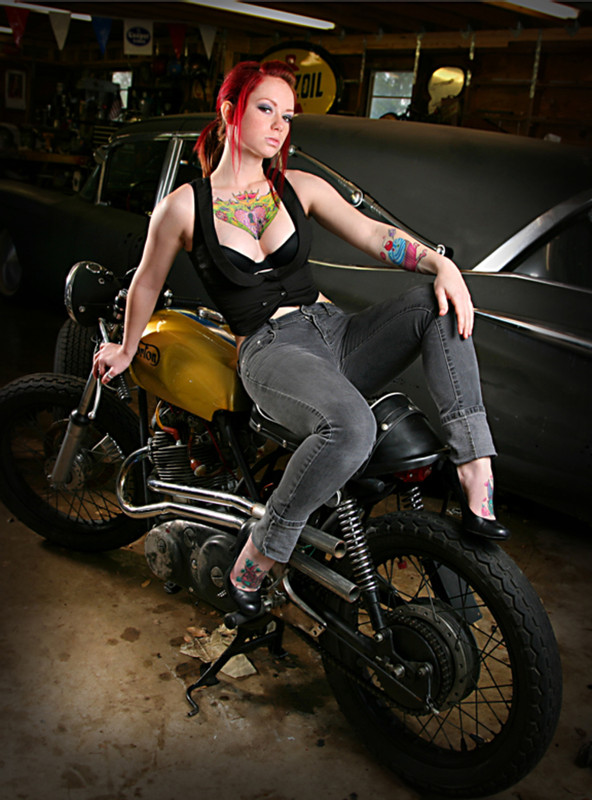 cafe_racer_babe_102.jpg