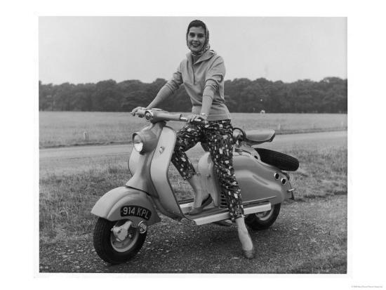girl-wearing-a-headscarf-and-jazzy-slacks-models-a-lambretta-ld-125-mark-iv-scooter_u-l-ovwjx0.jpg