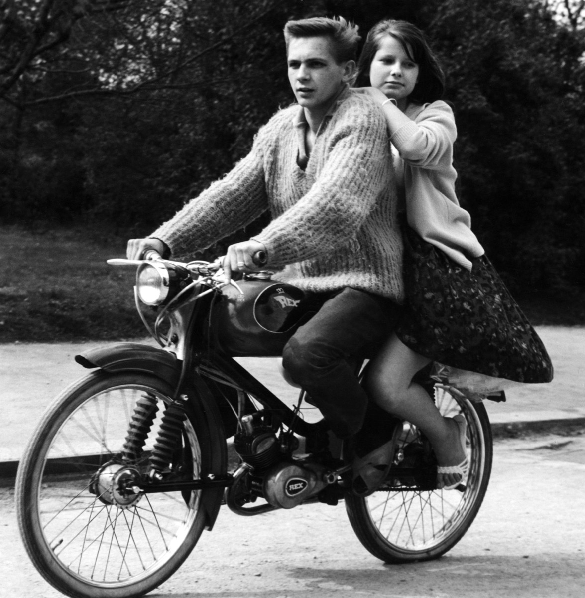 vintage-teens-motorcycle.jpg