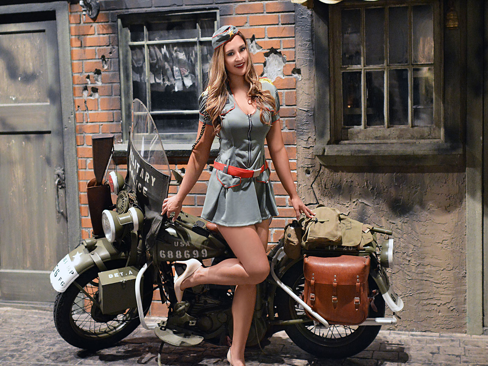 PINUP233-1600.jpg