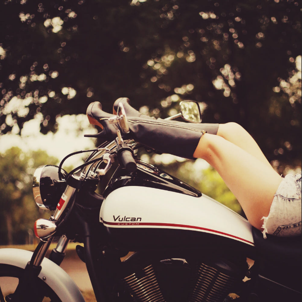 Screenshot 2021-10-01 at 09-09-47 Bike Babe by Ahmad Amin 500px.png