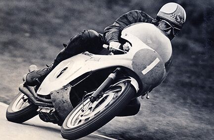 1966 Mike Hailwood.jpg