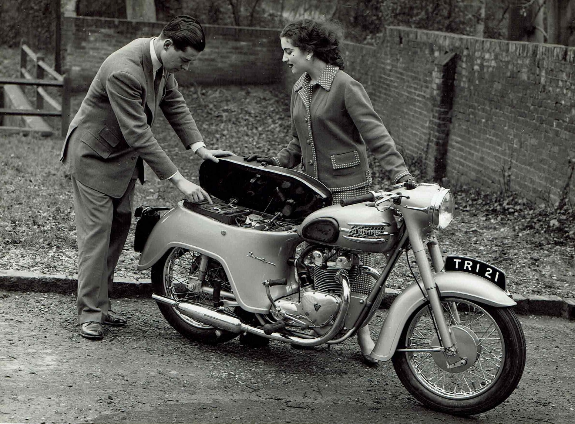 3-1957-T21-Publicity-VMCC.jpg