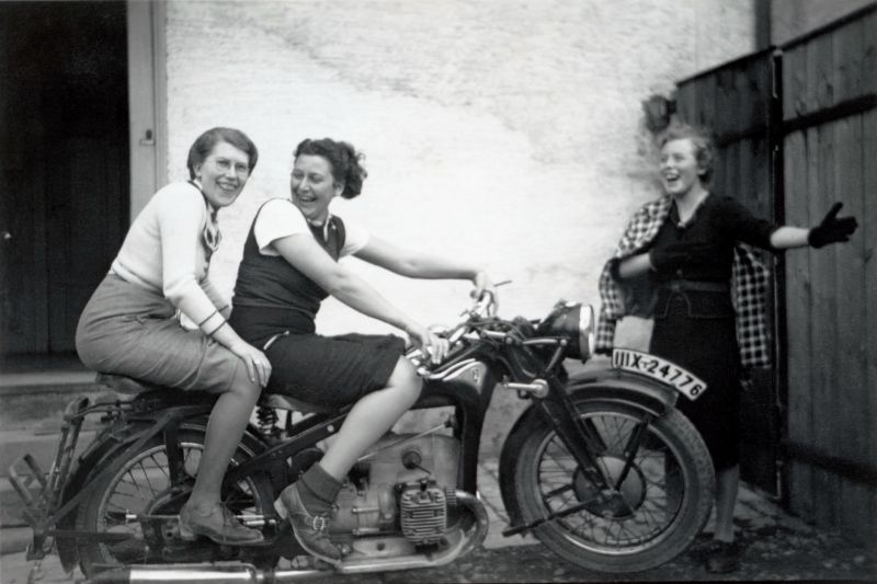 vintage-motorcycles-17.jpg