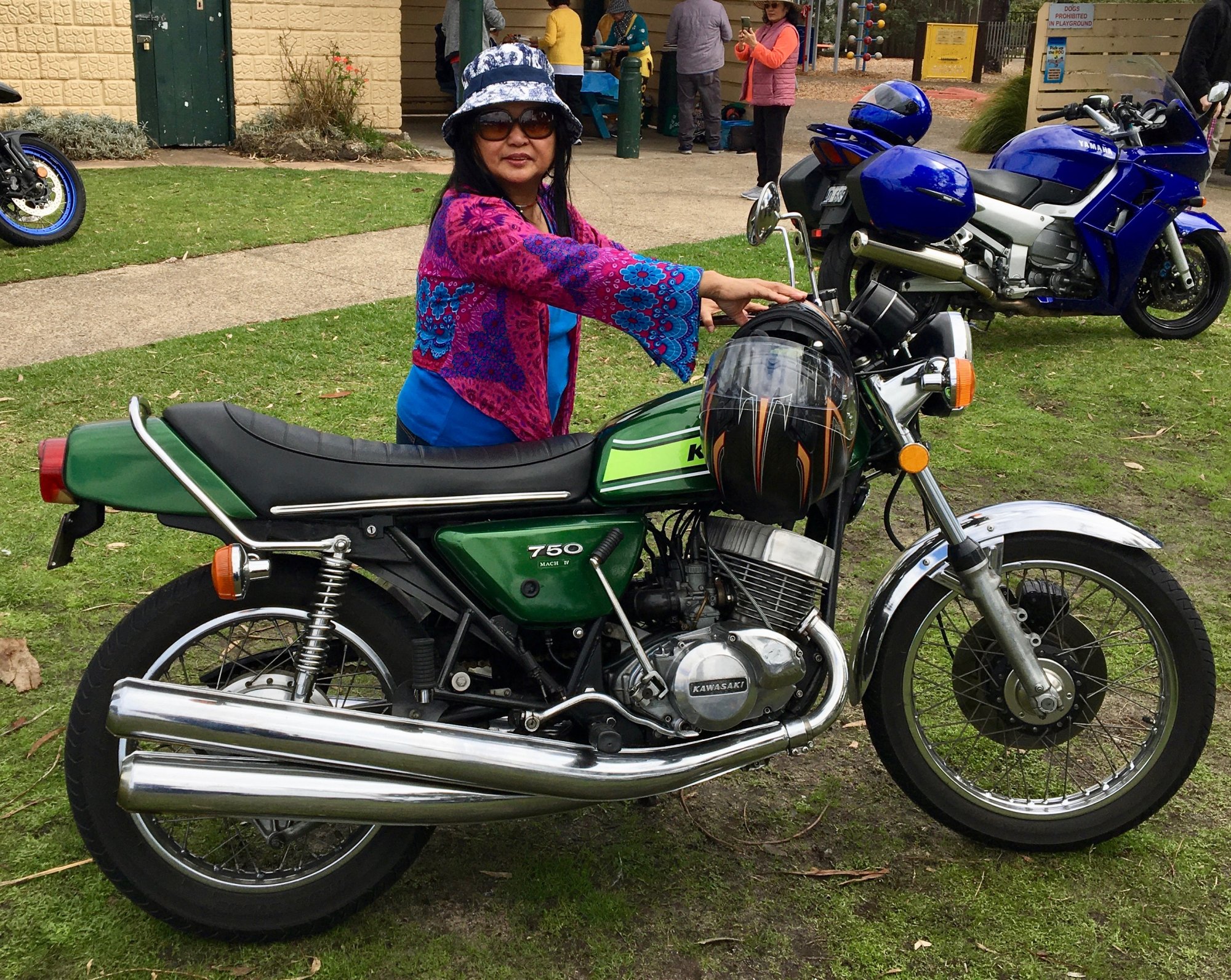kawa 750 tri.jpg