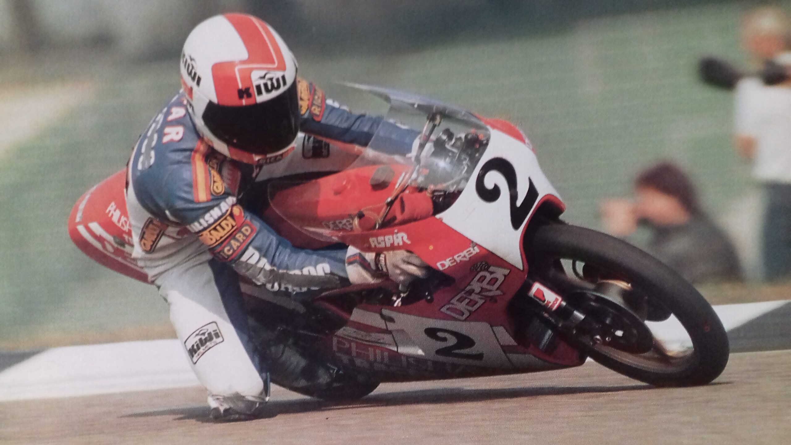 1986-Aspar-que-ganaria-el-Mundial-de-velocidad-en-80-cc-scaled.jpg