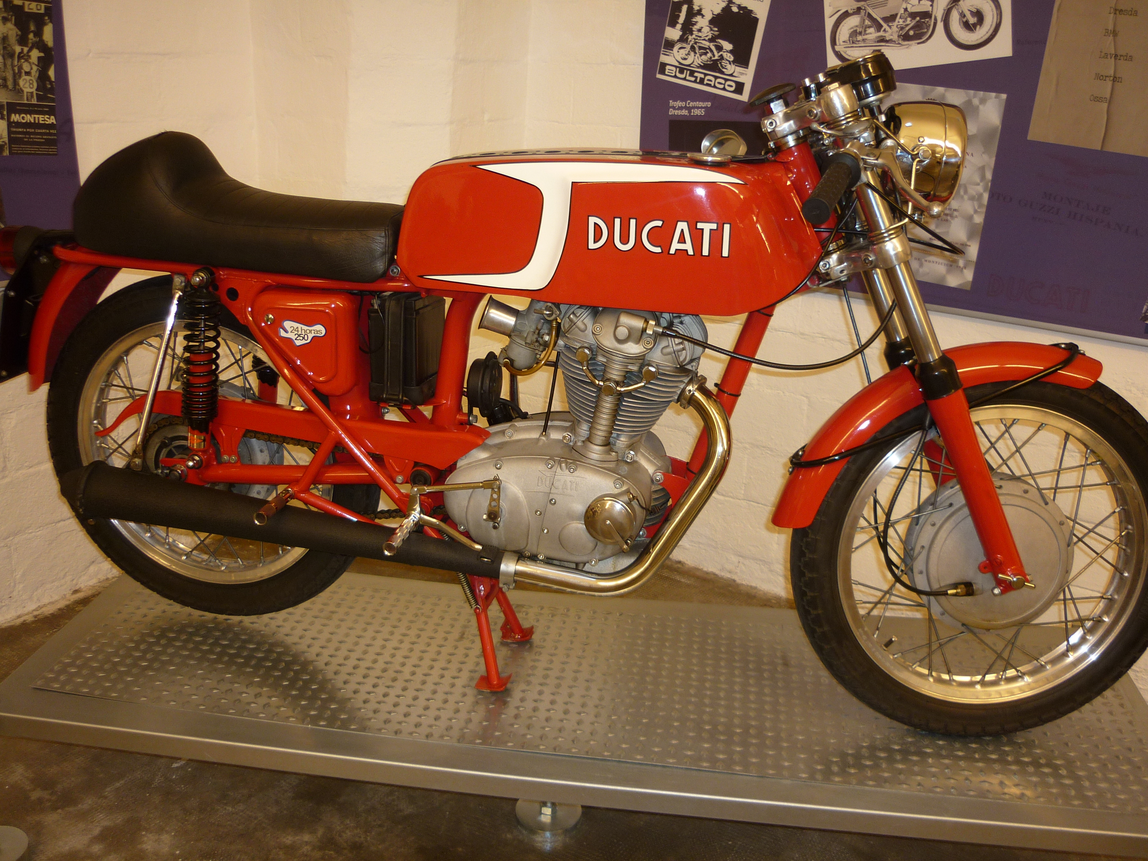 Ducati_Mototrans_24H_250cc_1973.JPG