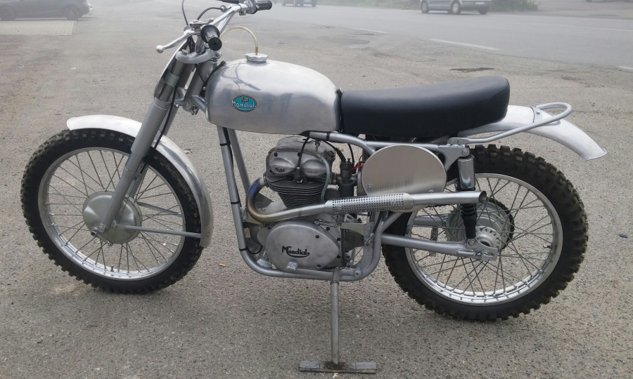 Mondial 200 Cross Ostorero replica sx.jpg