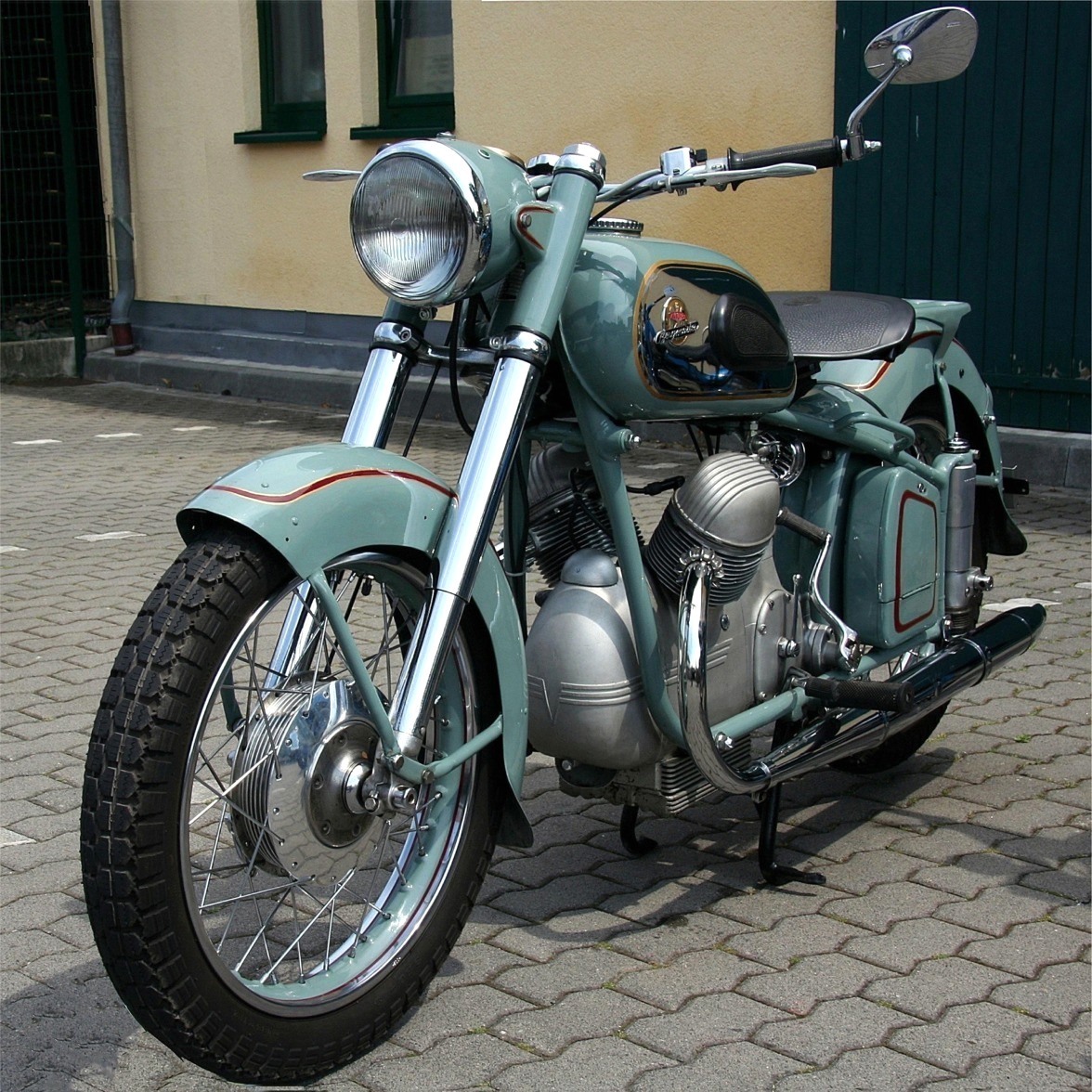 Victoria_Bergmeister,_Bj._1954,_.jpg