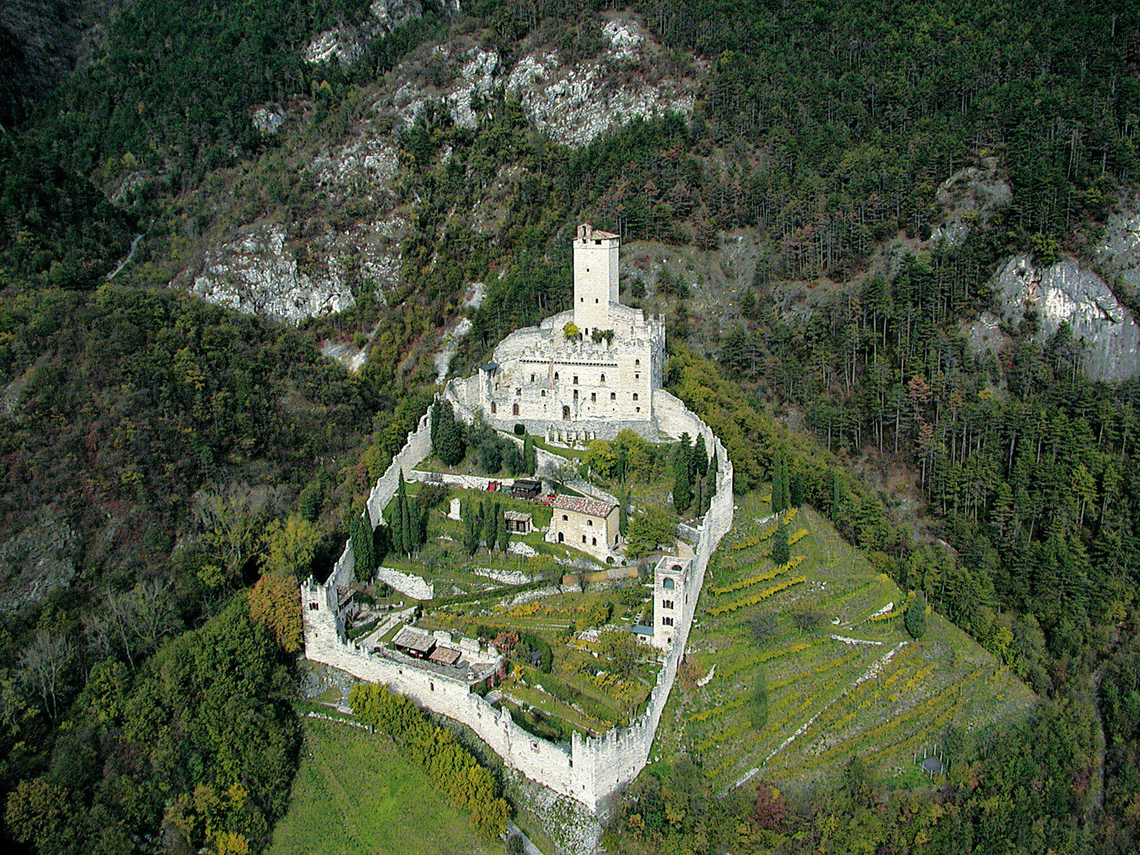 1607_castello-di-avio.jpg