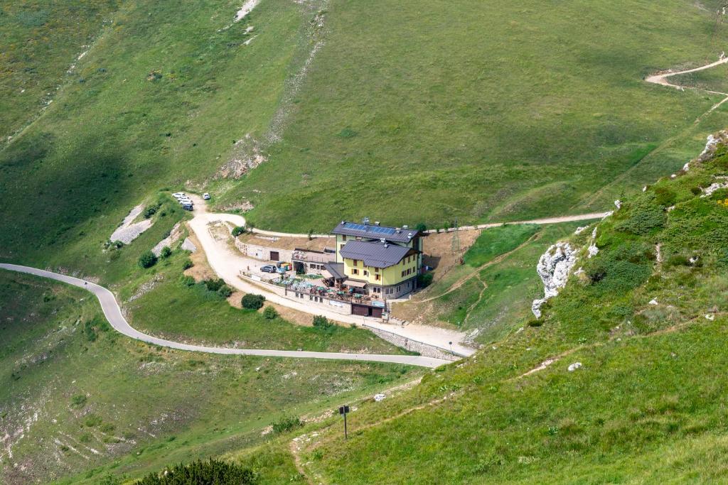 rifugio graziani.jpg