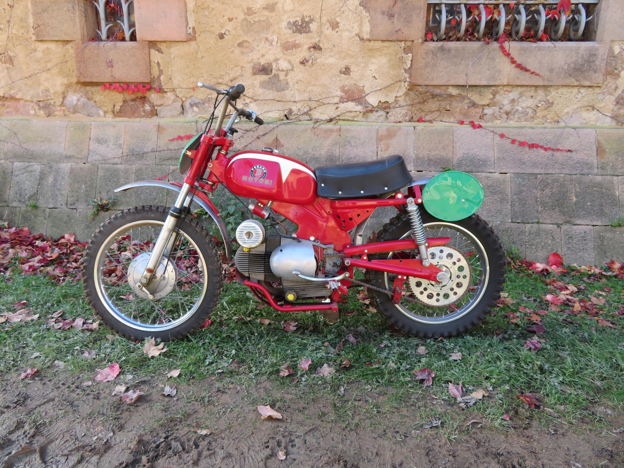 motobi 175 cross 1961.jpg