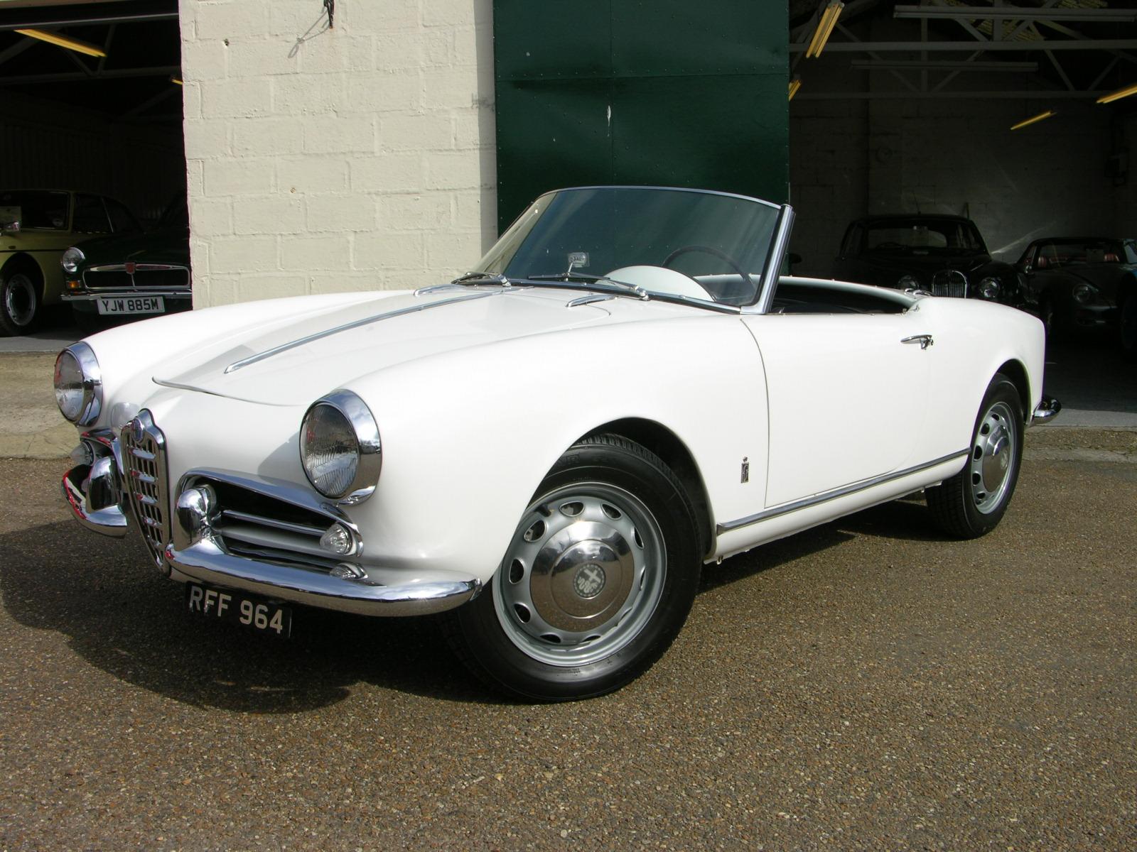 1956_Alfa_Romeo_Giulietta_Spider_-_Flickr_-_The_Car_Spy_(5).jpg