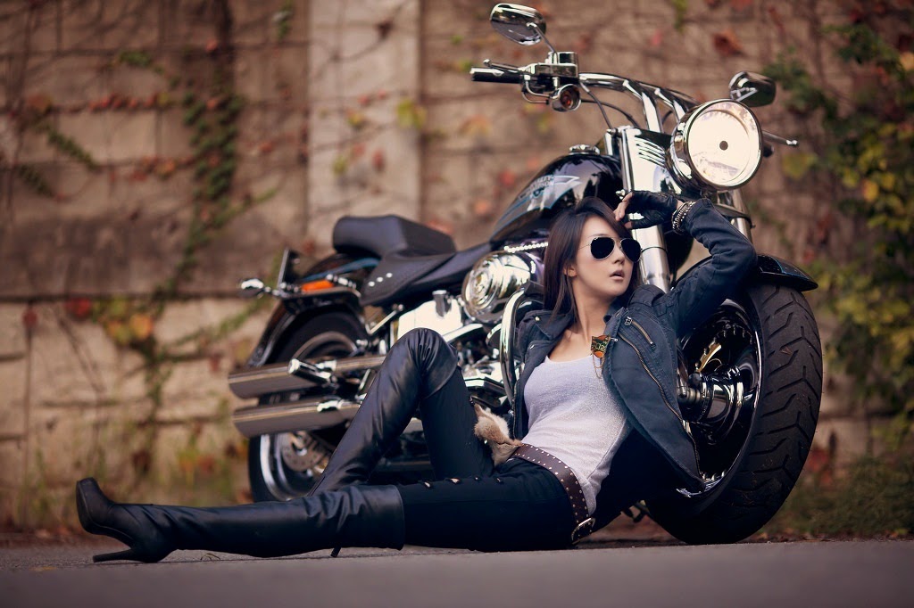 Harley-Davidson Fat Boy Biker Girl.jpg