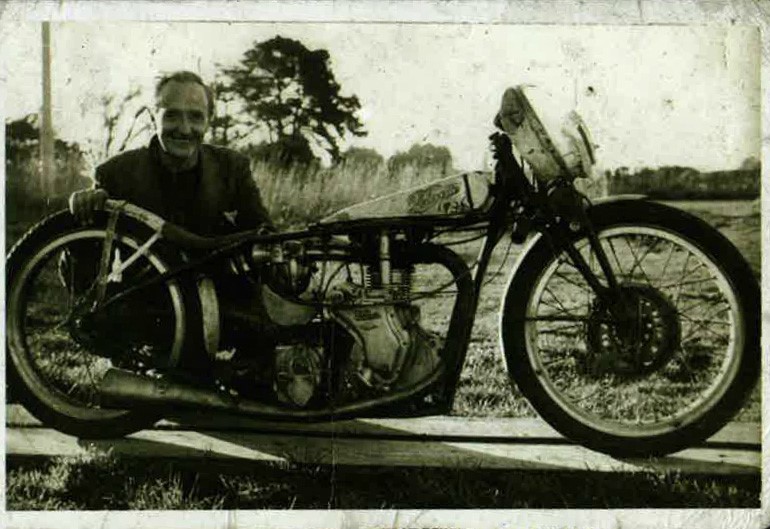 Burt-Munro-with-his-1936-Velocette-Permission-Munro-Family-Collection.jpg