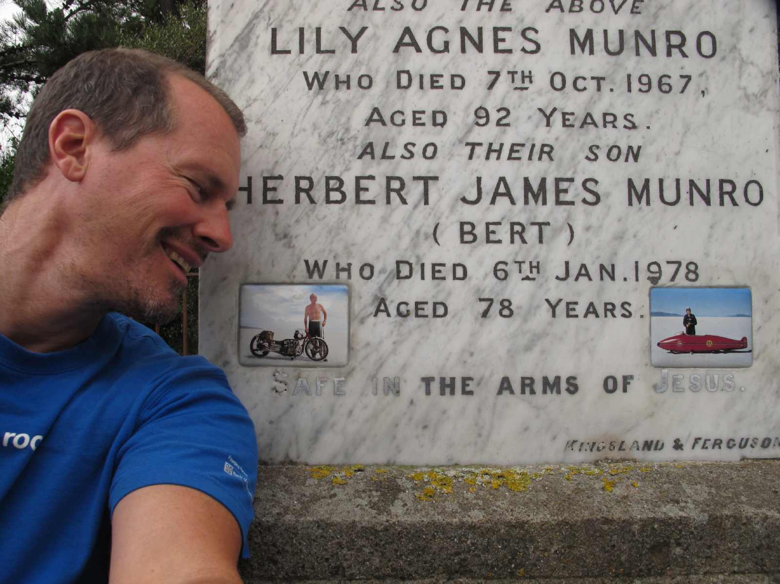 scott-cook-visiting-with-his-hero-burt-munro.jpg