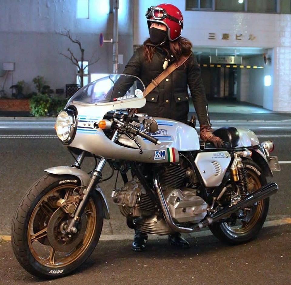 ducati 900.jpg