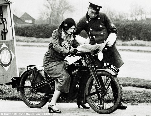 678bb0da80f8dbda0a19a90b20b62c9e--women-riders-biker-chic.jpg