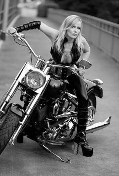 46dc856290b4139379097083fcedecae--pin-up-biker-babes.jpg