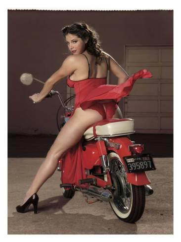 david-perry-motorcycle-pin-up-girl_a-G-3411054-0.jpg