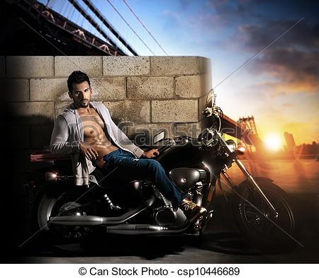 sexy-motocicletta-uomo-immagini_csp10446689.jpg