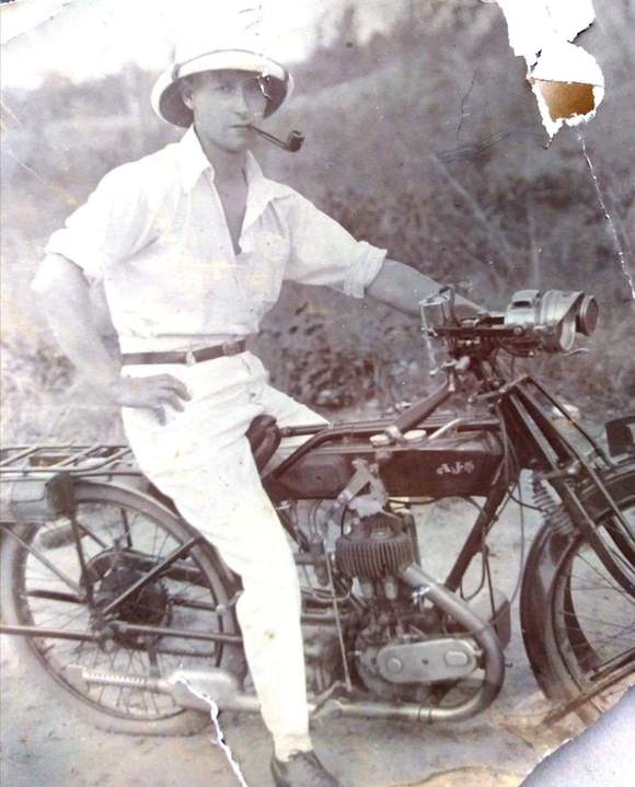 VINTAGE-AJS-JaneConcha-y.jpg