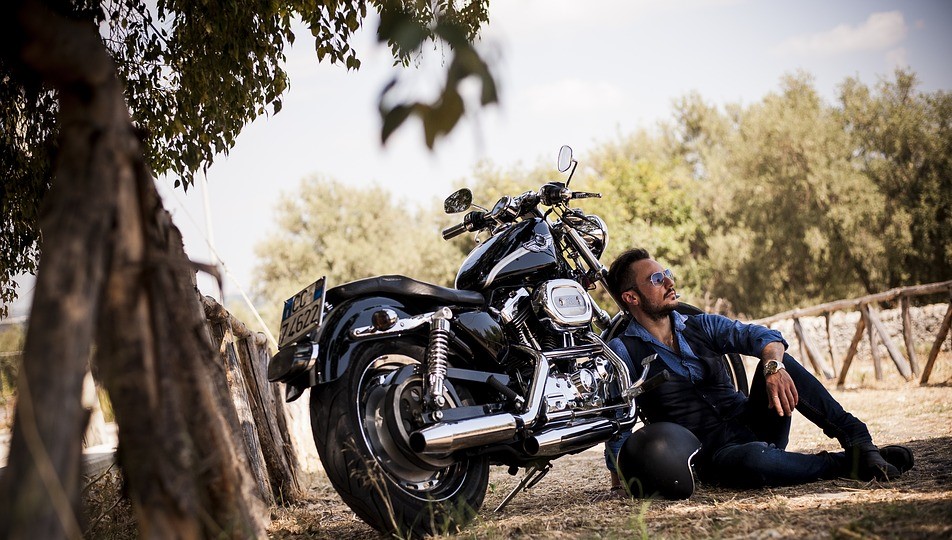 biker-2572582_960_720.jpg