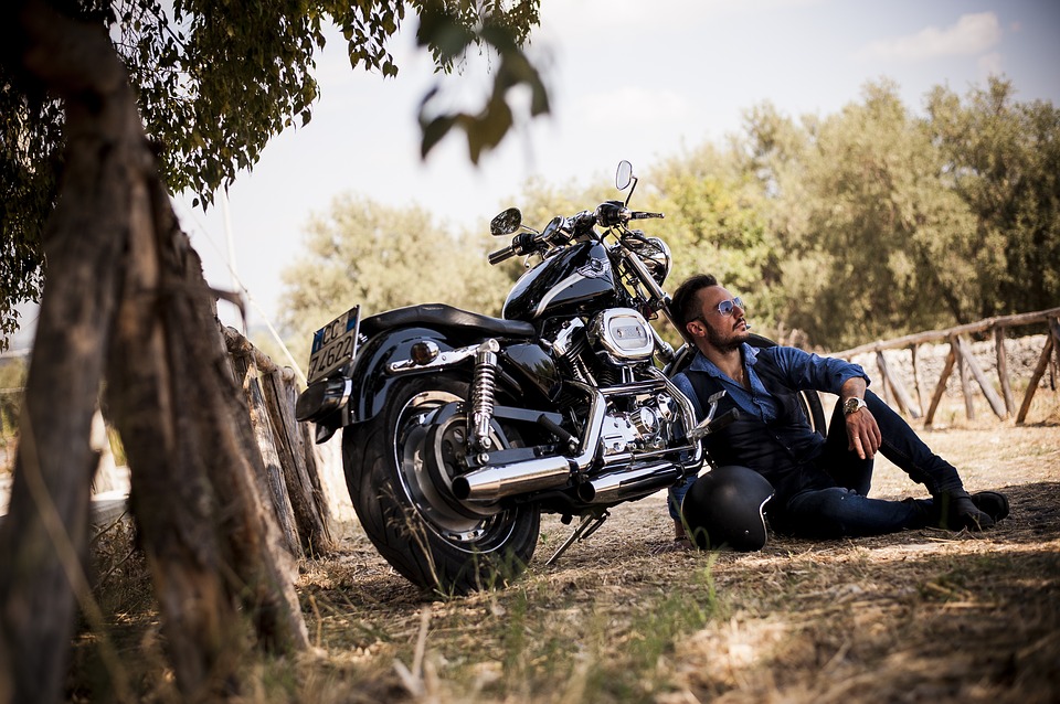 biker-2572582_960_720.jpg