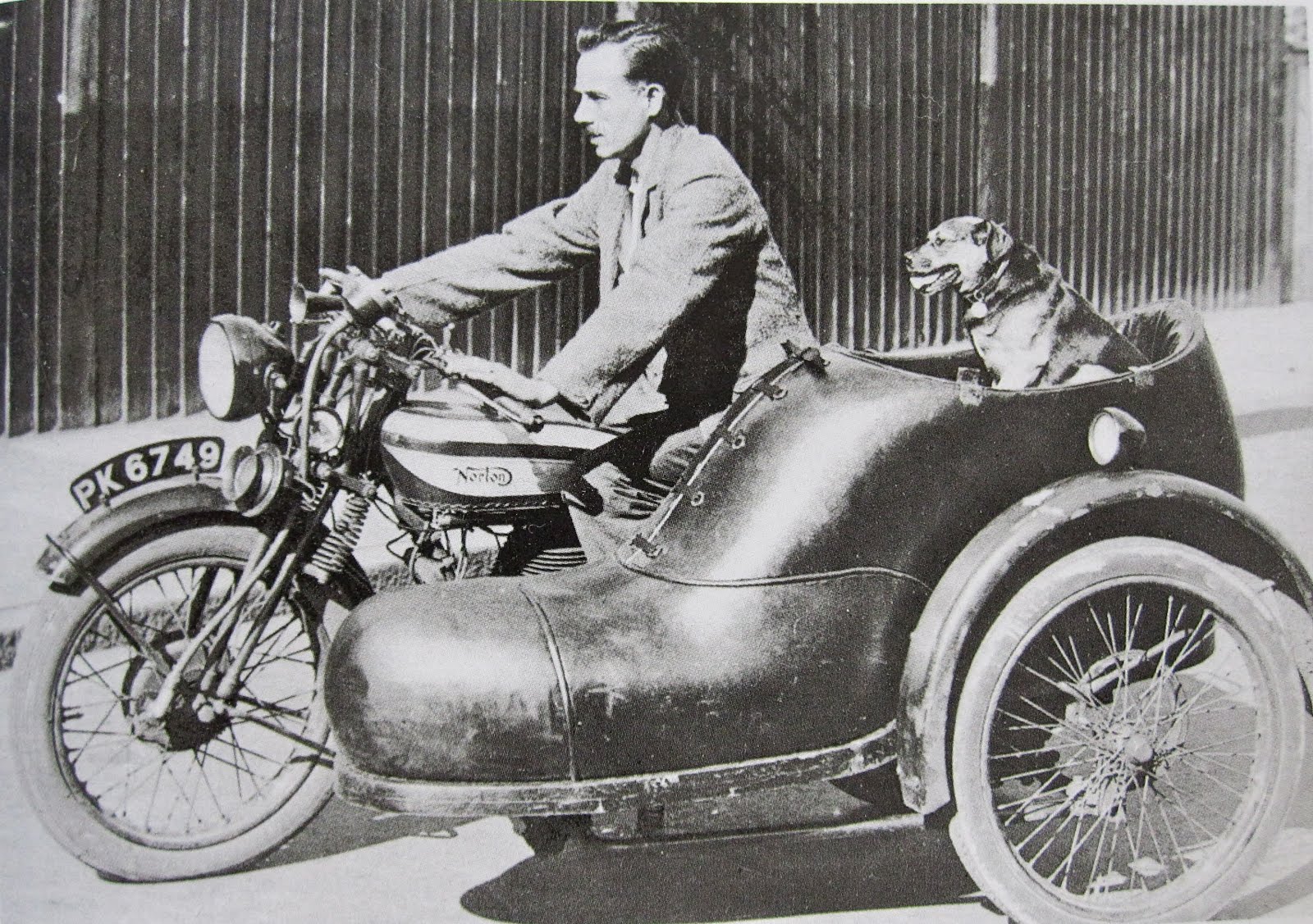 Norton-Shoe-Sidecar.jpg